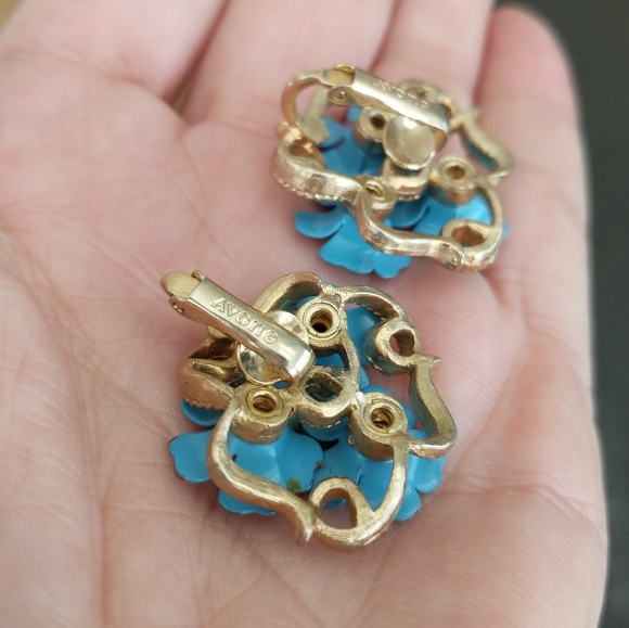 VTG. Avon Blue, Purple & Gold Tone & Blue RhinestoneFlower Clip On Earrings - Picture 13 of 13
